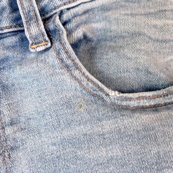 American Eagle Super Stretch Distressed Jeans - Picture 4 of 4